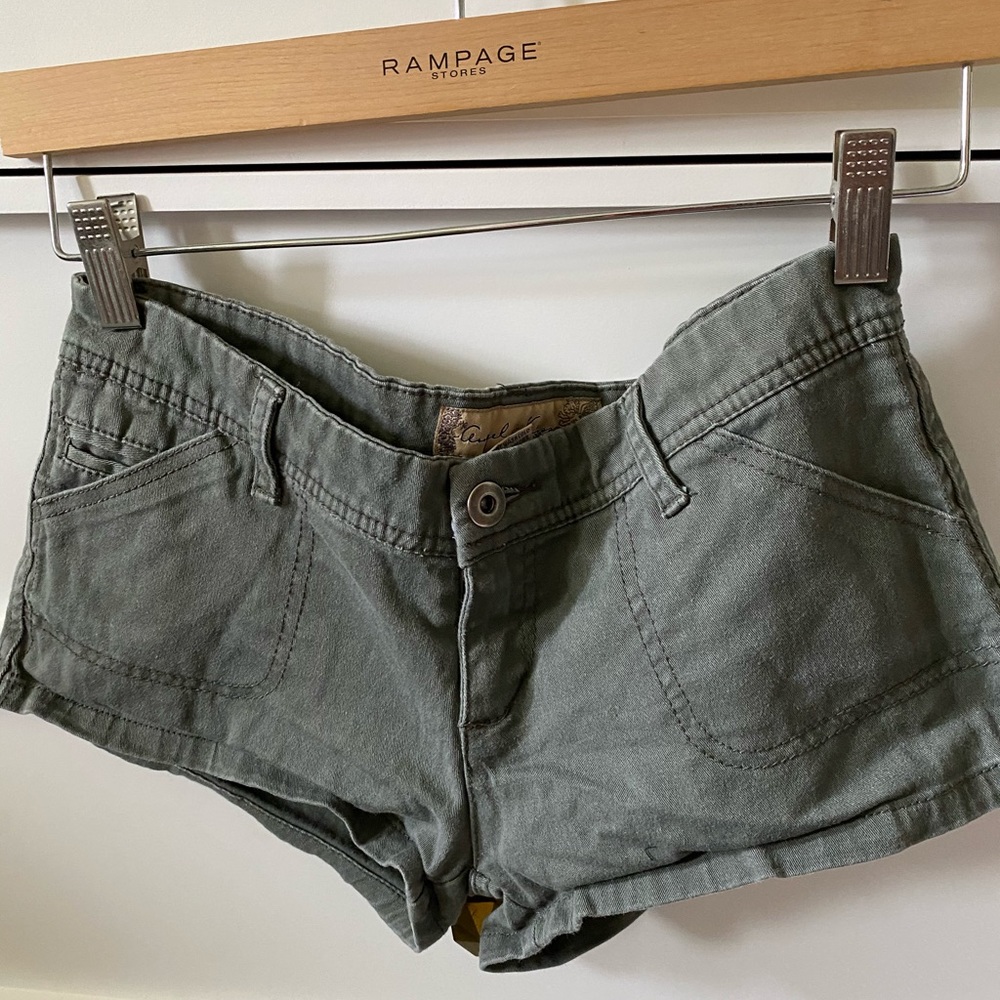 Shorts - Picture 2 of 6